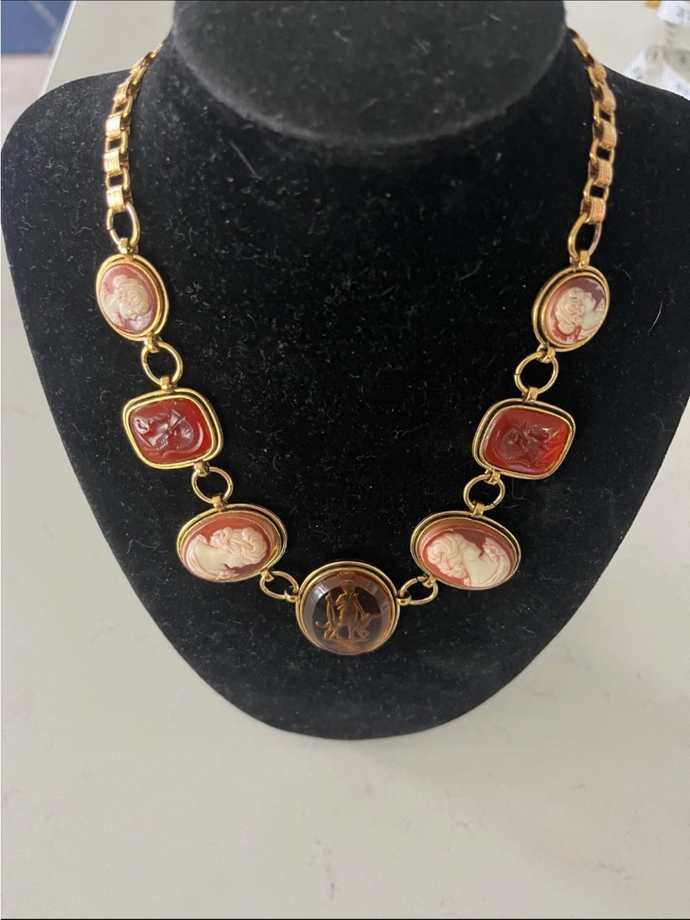 Rare Vintage Signed Givenchy 1976 Cameo Intaglio Runway Collector’s Necklace - Picture 2 of 8